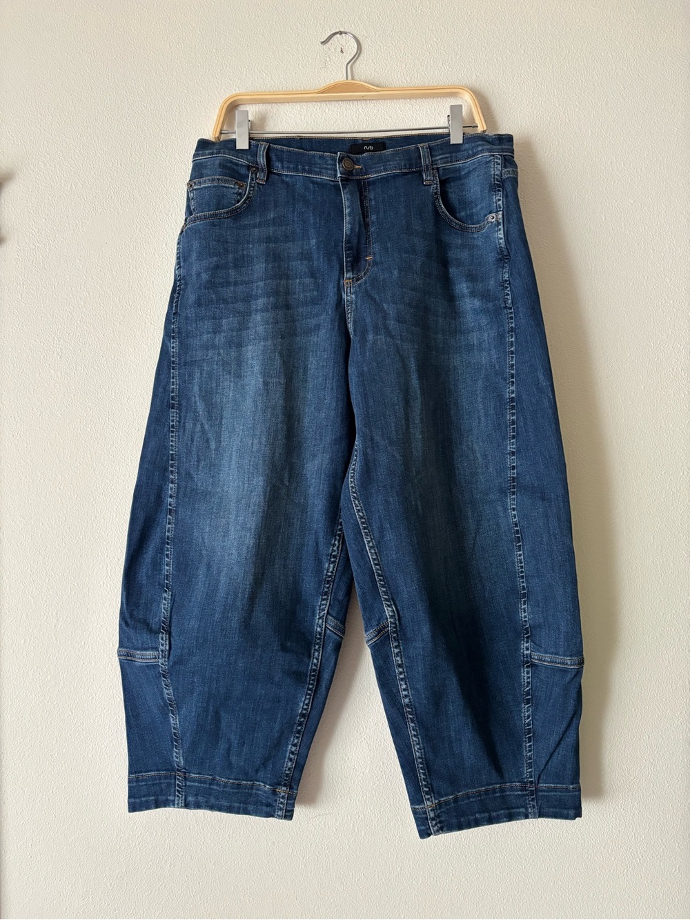 RUTI Wide-Leg Flare Women’s Jeans in Dark Blue Wash Size 12p - Picture 2 of 6